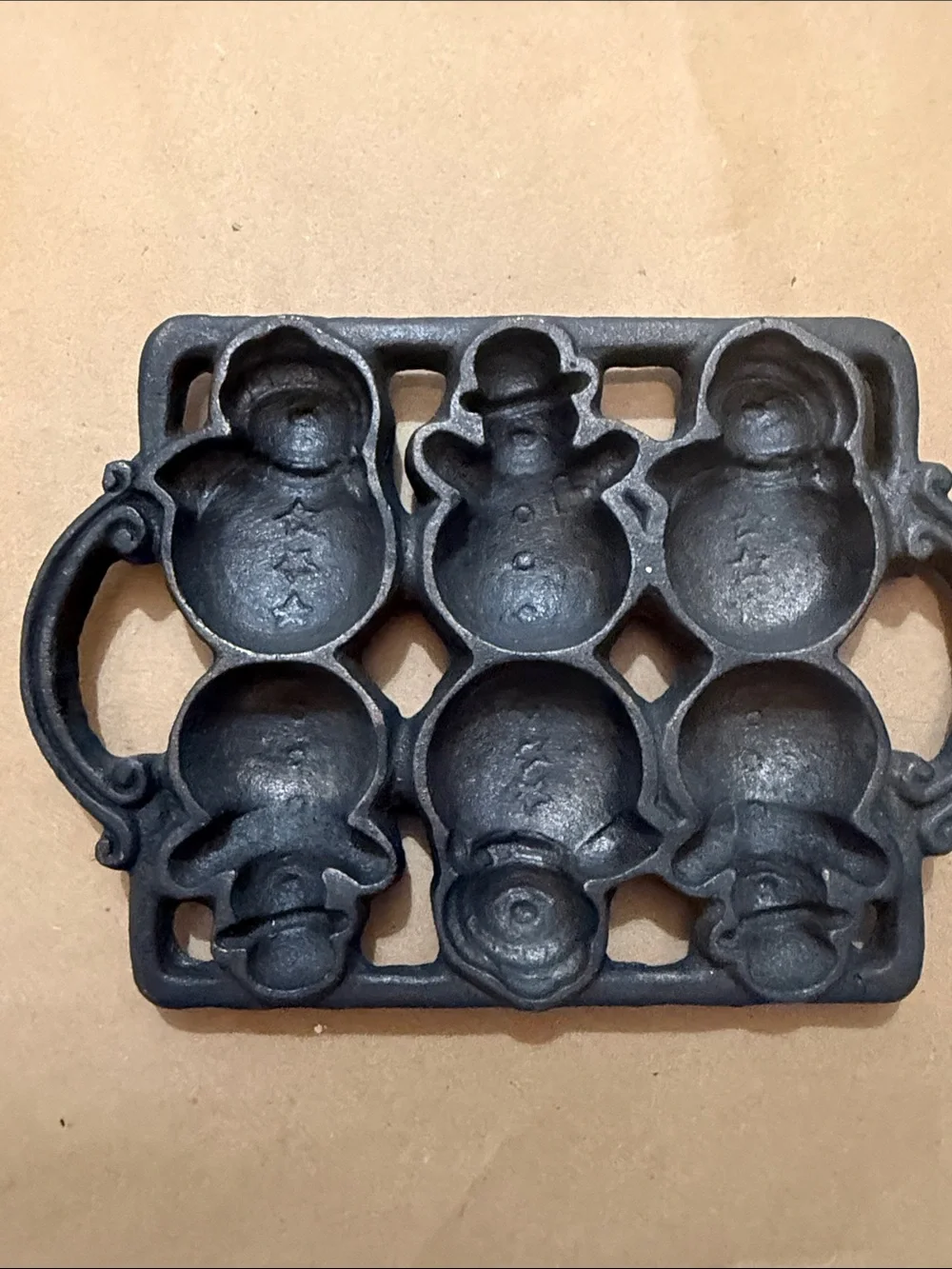 Cast Iron vintage John Wroght Snowman Muffin Pan - Black 8.5”